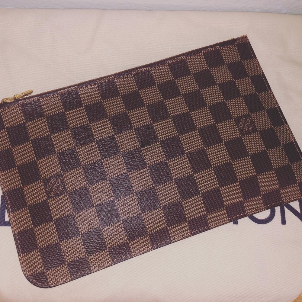 ❗️SOLD❗️Louis Vuitton pouch
